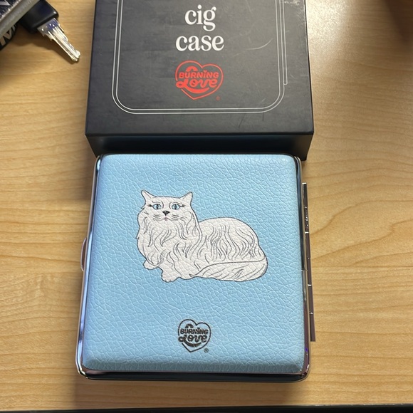 A Shop Of Things Bow Stash Case Cardholder Light Blue with Pearls, NWT 420 Gift - Picture 3 of 3